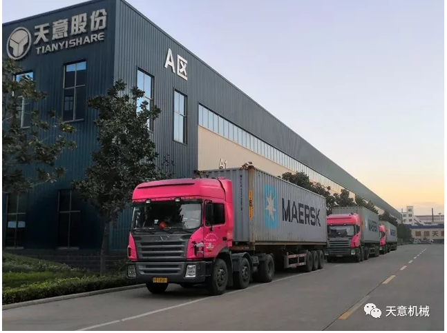 天意機械為柬埔寨客戶加工生產(chǎn)年產(chǎn)80萬平方輕質(zhì)墻板生產(chǎn)線成功裝車啟運！